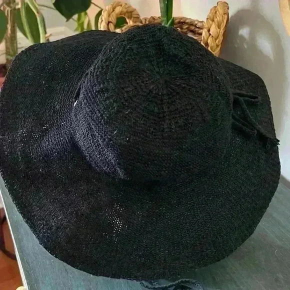 Banana Boat Black Sun Hat with strap. women’s - Picture 4 of 5